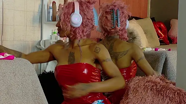 DaniaMarcell online show from March 18, 2026, 5:54 am