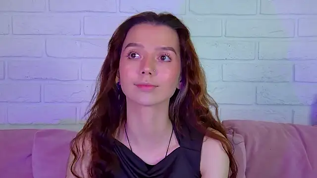 VanessaVienne online show from April 19, 2026, 4:06 pm