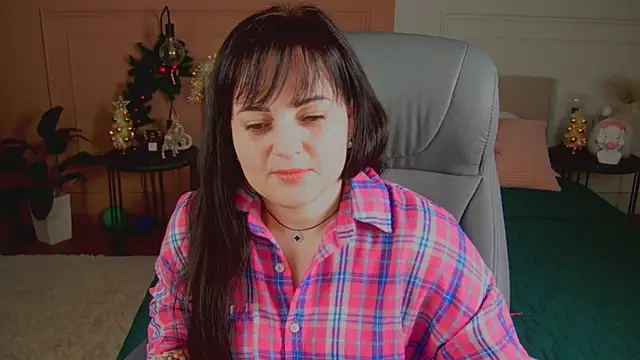  SilkyShadow  online show from January 18, 2026, 1:31 am