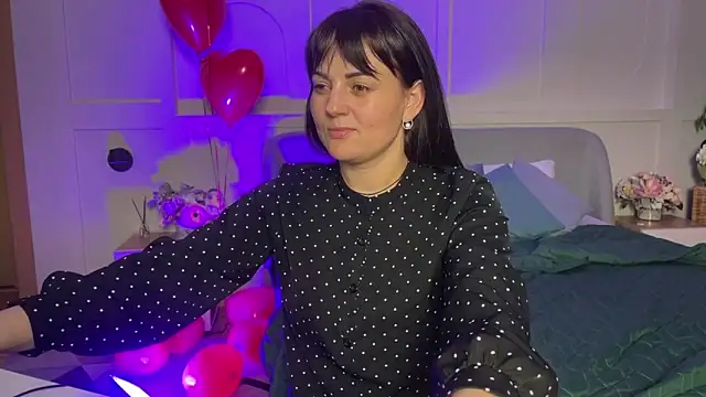  SilkyShadow  online show from February 15, 2026, 7:51 am