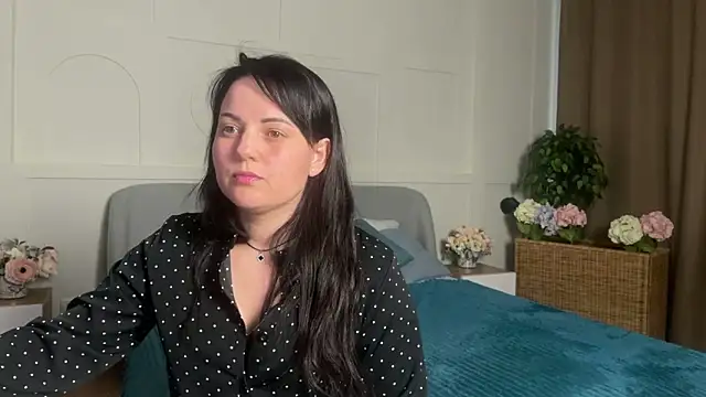  SilkyShadow  online show from March 25, 2026, 1:11 am