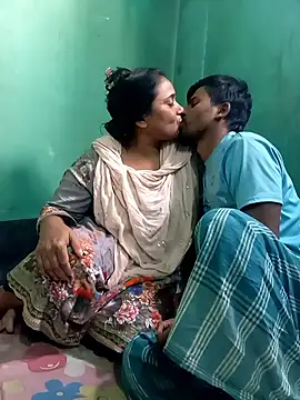 Romantic Boudi33 online show from January 8, 2026, 10:17 am