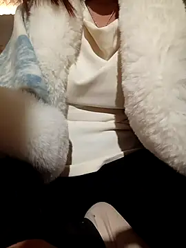 hoahong2 online show from January 11, 2026, 3:55 am