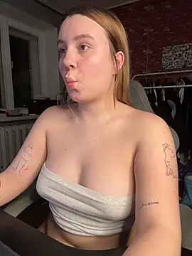 AnnaSeint online show from April 1, 2026, 6:49 pm