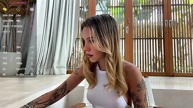 MartinaDeoliveira online show from March 22, 2026, 5:11 am