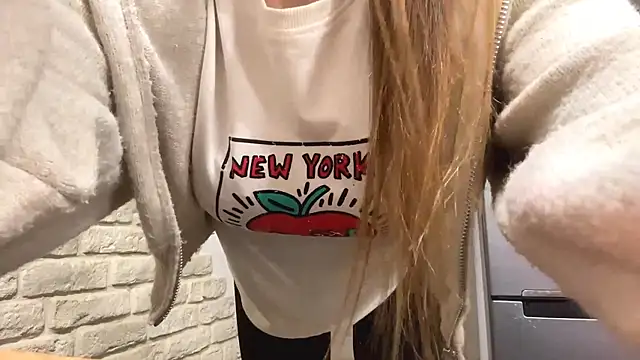 ElsieKuhlmann online show from March 20, 2026, 6:13 pm