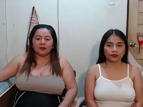 Snapshot of Seductive_Two0205 chatting on January 12, 2026, 9:14 am Seductive Two0205 online show from January 12, 2026, 9:14 am