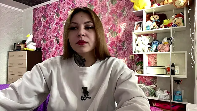 TraciBallena online show from March 3, 2026, 6:08 am