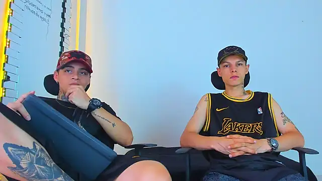 Snapshot of Thomas-Wil chatting on February 5, 2026, 3:33 am Thomas-Wil online show from February 5, 2026, 3:33 am