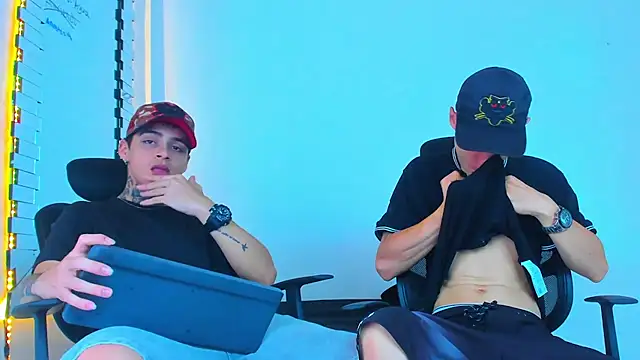 Snapshot of Thomas-Wil chatting on February 24, 2026, 4:05 pm Thomas-Wil online show from February 24, 2026, 4:05 pm