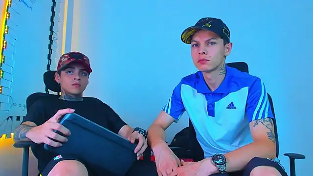 Snapshot of Thomas-Wil chatting on February 26, 2026, 8:19 pm Thomas-Wil online show from February 26, 2026, 8:19 pm