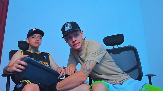 Snapshot of Thomas-Wil chatting on March 22, 2026, 4:10 pm Thomas-Wil online show from March 22, 2026, 4:10 pm