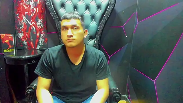 Snapshot of Lucca_Moretti chatting on January 8, 2026, 3:36 pm Lucca Moretti online show from January 8, 2026, 3:36 pm