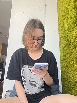Snapshot of Persephone_Kore chatting on May 4, 2026, 12:23 pm Persephone Kore online show from May 4, 2026, 12:23 pm