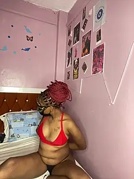 Snapshot of thakhiii3 chatting on February 23, 2026, 12:35 pm thakhiii3 online show from February 23, 2026, 12:35 pm