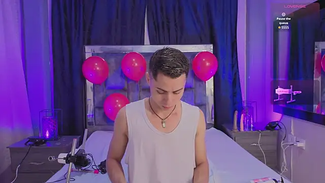 LeoMonnroe online show from March 1, 2026, 5:04 pm