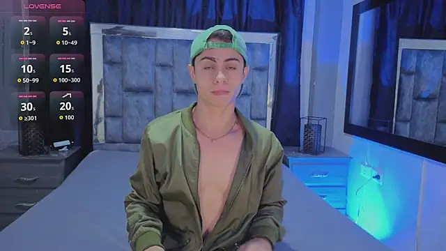 LeoMonnroe online show from April 19, 2026, 5:12 pm