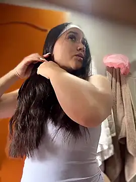 Veronica Wins  online show from May 22, 2026, 2:22 pm