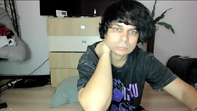 LorenzoBoy99 online show from January 14, 2026, 9:31 pm