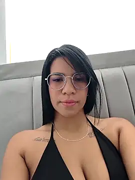 AntonelaVasquez online show from March 4, 2026, 1:39 pm