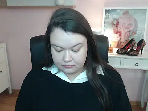 Snapshot of HollyDanceSoul chatting on February 13, 2026, 5:36 am HollyDanceSoul online show from February 13, 2026, 5:36 am