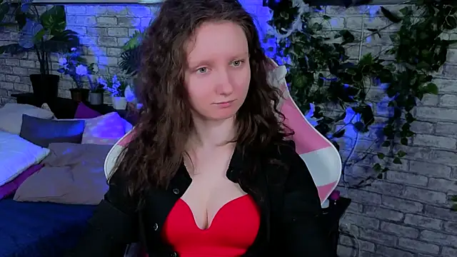 Snapshot of SunshineBlaze chatting on April 22, 2026, 5:21 am SunshineBlaze online show from April 22, 2026, 5:21 am