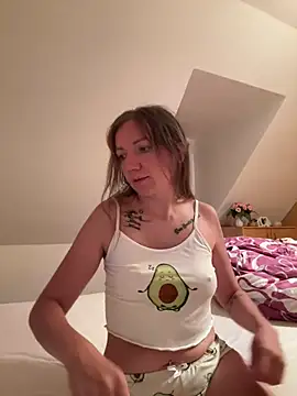 Snapshot of Marina_und_Jayden chatting on July 12, 2026, 8:00 pm Marina und Jayden online show from July 12, 2026, 8:00 pm