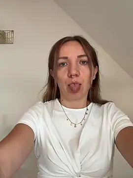 Snapshot of Marina_und_Jayden chatting on July 24, 2026, 12:58 pm Marina und Jayden online show from July 24, 2026, 12:58 pm