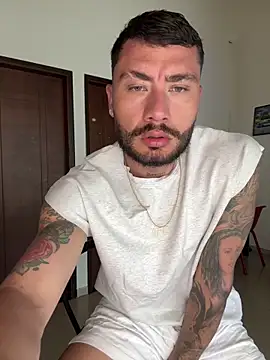 FrancoRossi  online show from February 16, 2026, 8:27 pm