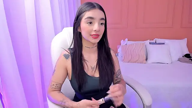 Snapshot of Abriil_cutee chatting on June 4, 2026, 2:45 pm Abriil cutee online show from June 4, 2026, 2:45 pm