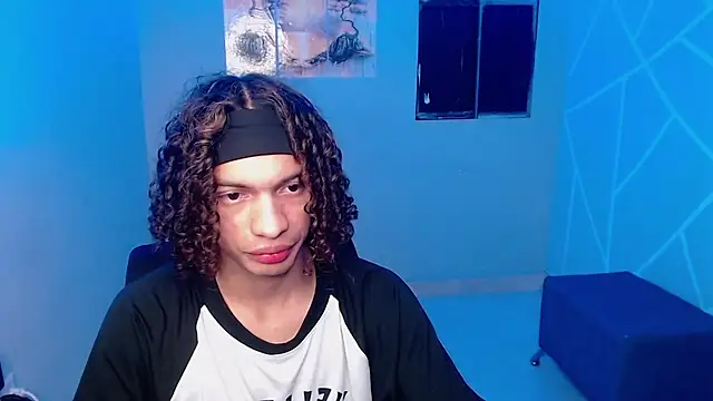 Snapshot of Axel_fox77 chatting on July 19, 2026, 12:14 am Axel fox77 online show from July 19, 2026, 12:14 am