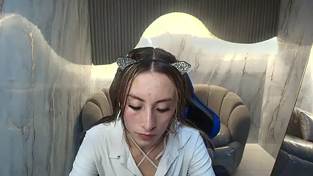 Snapshot of katalina_r_ chatting on February 7, 2026, 3:10 am katalina r online show from February 7, 2026, 3:10 am