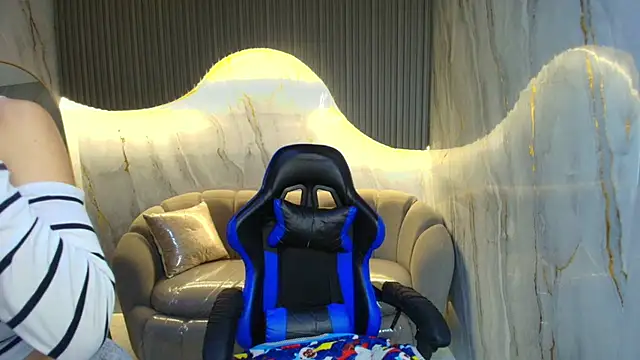 Snapshot of katalina_r_ chatting on February 12, 2026, 3:34 am katalina r online show from February 12, 2026, 3:34 am