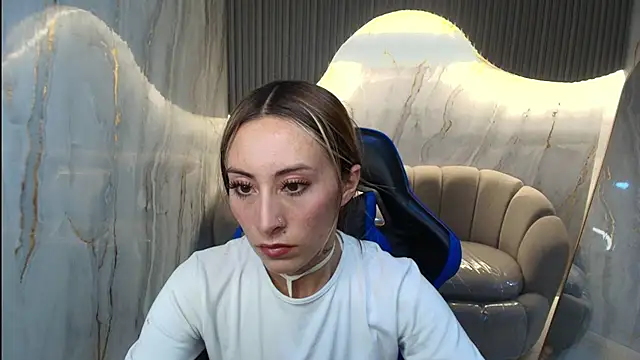 Snapshot of katalina_r_ chatting on February 24, 2026, 3:15 am katalina r online show from February 24, 2026, 3:15 am