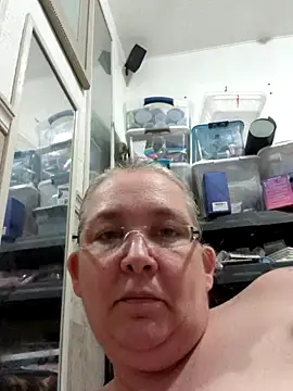 Snapshot of wetMoneybags chatting on January 18, 2026, 4:49 am wetMoneybags online show from January 18, 2026, 4:49 am