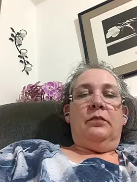 Snapshot of wetMoneybags chatting on March 28, 2026, 3:17 am wetMoneybags online show from March 28, 2026, 3:17 am