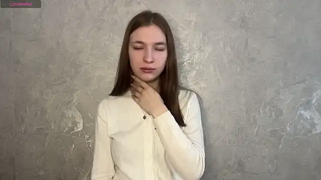 MarlanaEndler online show from April 19, 2026, 5:07 am