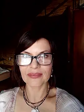 Snapshot of KlaraFialova chatting on January 10, 2026, 9:33 am KlaraFialova online show from January 10, 2026, 9:33 am