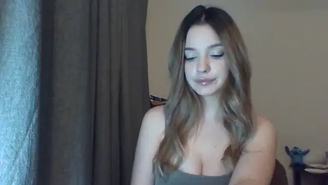 Snapshot of EvelineMagnetic chatting on May 3, 2026, 8:26 pm EvelineMagnetic online show from May 3, 2026, 8:26 pm