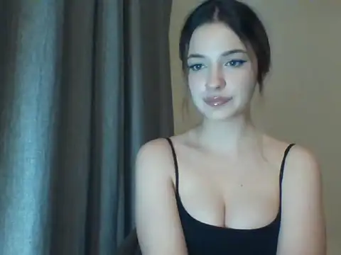 Snapshot of EvelineMagnetic chatting on May 4, 2026, 8:16 pm EvelineMagnetic online show from May 4, 2026, 8:16 pm