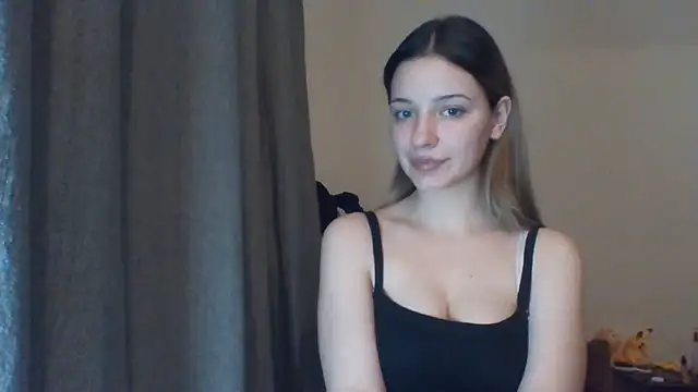 Snapshot of EvelineMagnetic chatting on June 2, 2026, 8:33 pm EvelineMagnetic online show from June 2, 2026, 8:33 pm