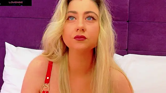 EvelinHill online show from January 19, 2026, 5:11 am