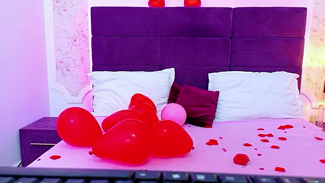 EvelinHill online show from February 16, 2026, 5:03 am