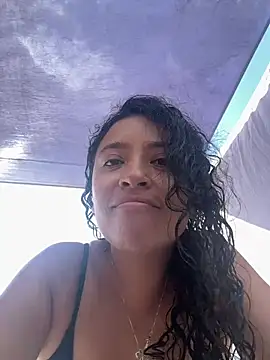 Laura Miller1 online show from April 20, 2026, 7:59 pm