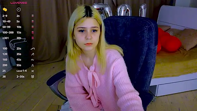 ApheliaStar online show from February 15, 2026, 3:53 pm