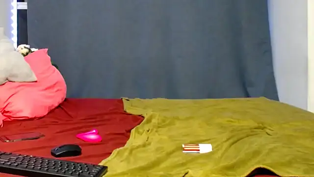Snapshot of FifiBae1 chatting on April 21, 2026, 2:04 am FifiBae1 online show from April 21, 2026, 2:04 am