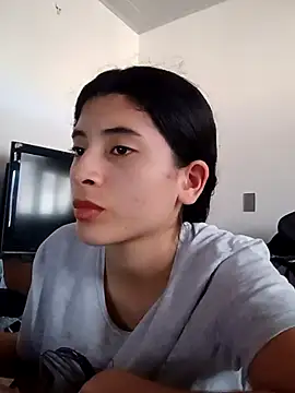 honeyhotgirl19 online show from February 25, 2026, 7:34 pm