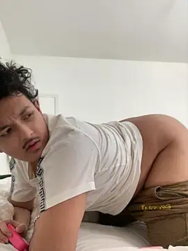 Snapshot of fiddyxx chatting on May 17, 2026, 12:45 pm fiddyxx online show from May 17, 2026, 12:45 pm