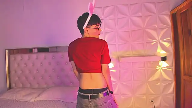 IamJuanJoc online show from February 4, 2026, 3:23 am