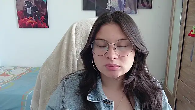 Snapshot of yessica_gomez01 chatting on April 30, 2026, 8:57 pm yessica gomez01 online show from April 30, 2026, 8:57 pm